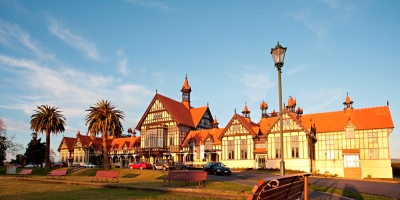 400x200 Rotorua Museum at dusk